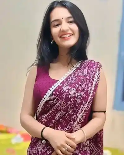 Esha Khan